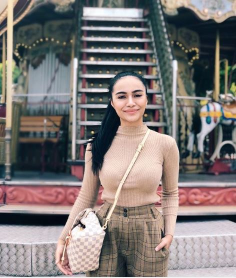 Instagram @kilafairyofficial Antara artis yang memiliki bentuk badan yang cantik.